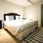 Classy Bourgeois - Chic 2 Bedroom Apt In Le Marais