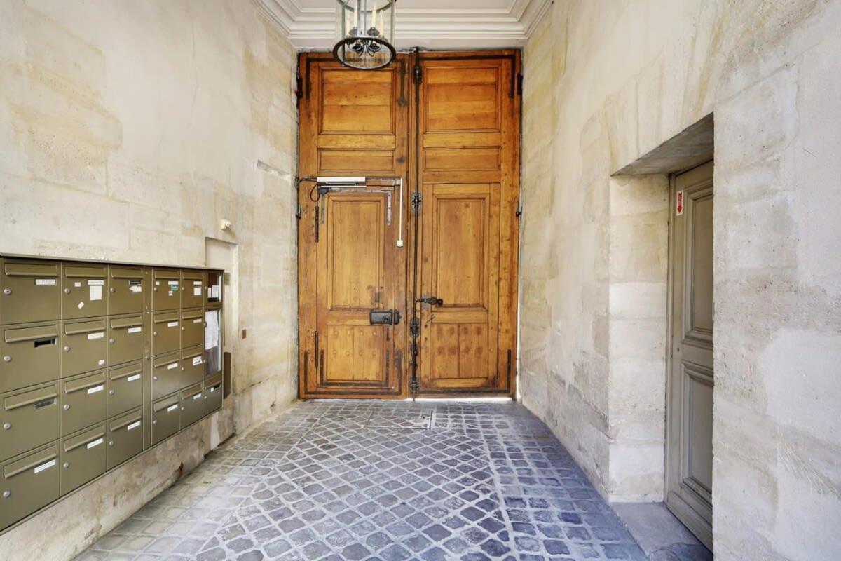 Classy Bourgeois - Chic 2 Bedroom In Le Marais *