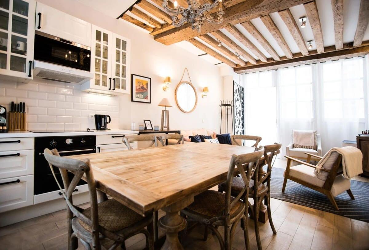 Classy Bourgeois - Chic 2 Bedroom In Le Marais * Parijs