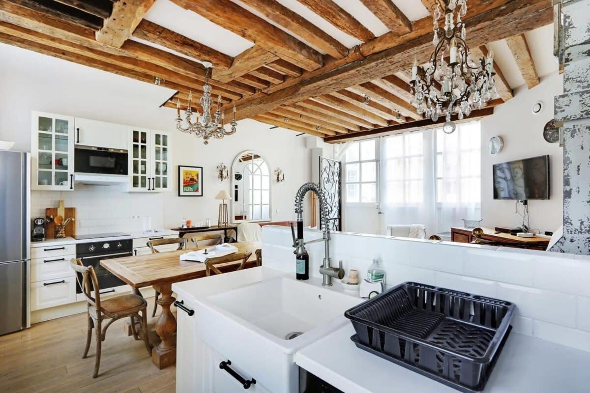 Classy Bourgeois - Chic 2 Bedroom In Le Marais Appartement Parijs